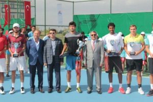 Ağrı'da zirveye Dustov &ccedil;ıktı