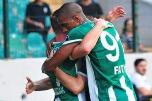 "Topu ona veriyoruz o da ağlara yolluyor"