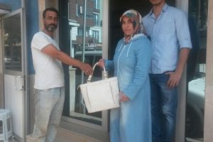 Bursa'da Roman vatandaştan &ouml;rnek davranış