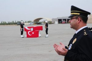 Şehit polisin naaşı memleketine uğurlandı