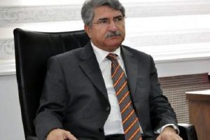 CHP'li Sağlar: Elvan bakan değil ama bakan gibi davranıyor