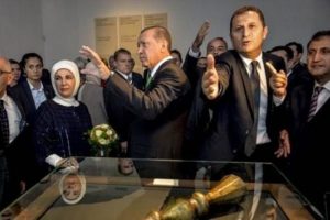 Erdoğan'ın korumaları ile Bel&ccedil;ikalı korumalar yumruklaştı