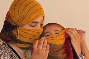 IŞİD'den ka&ccedil;an Ezidi seks k&ouml;lesinin anlattıkları dehşete d&uuml;ş&uuml;rd&uuml;