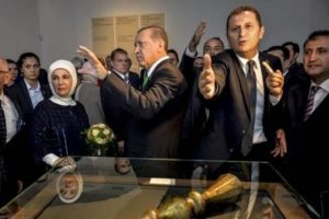 Cumhurbaşkanı Erdoğan'ın korumaları ile yumruklaştılar