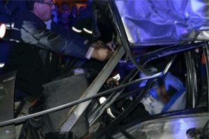 Otomobil TIR'ın altına girdi: 2 &ouml;l&uuml;