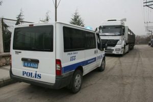 Bursa'da TIR'dan 30 litre mazot &ccedil;aldılar!