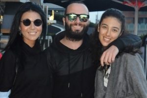 Berkay sevgilisiyle sarmaş dolaş gezdi...