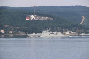 Boğazdan Hindistan savaş gemisi ge&ccedil;ti
