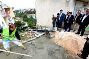 Bursa Osmangazi'de merdivenlere makyaj
