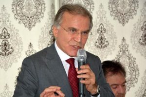 Ak Partili Şahin: T&uuml;rkiye devleti Cumhuriyettir, kimse değiştiremez