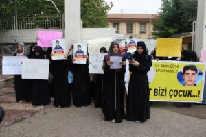 Diyarbakır'da &ouml;ğrenciler Yasin B&ouml;r&uuml;'y&uuml; andı