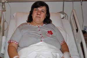 Beyindeki t&uuml;m&ouml;r burnundan alındı