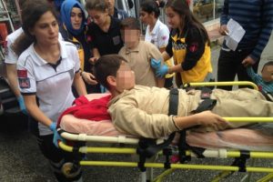 8 &ouml;ğrenci gıda zehirlenmesi ş&uuml;phesiyle hastaneye kaldırıldı