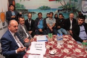 M&uuml;ezzinoğlu Bursa'da sandık başkanlarıyla bir araya geldi