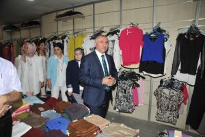Bursa'nın sevgi marketi binlerce kişiyi sevindirdi