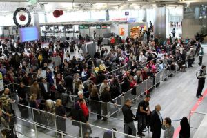 Havalimanlarında yolcu sayısı 140 milyonu ge&ccedil;ti