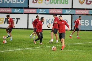 Galatasaray, Gen&ccedil;lerbirliği ma&ccedil;ı hazırlıklarını s&uuml;rd&uuml;rd&uuml;