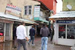Alacak-verecek kavgası: 1 &ouml;l&uuml;, 1 yaralı