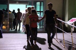 107 &ouml;ğrenci tavuk d&ouml;nerden zehirlendi