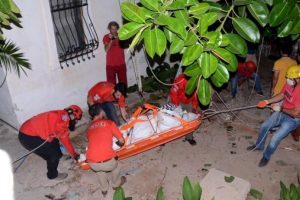 200 kiloluk eczacının cesedini AKUT makara kurarak &ccedil;ıkardı