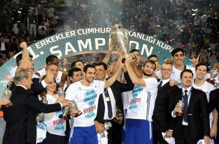 En b&uuml;y&uuml;k kupa sahibini buldu