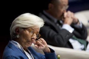 Lagarde: "Tavuklar gibi topluca ka&ccedil;arsak, hepimiz tavuk gibi pişeceğiz, kızaracağız, kavrulacağız"