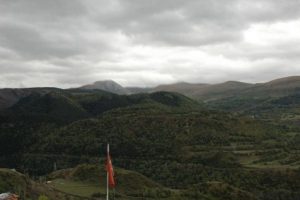 Ilgar ve Arsiyan dağları beyaza b&uuml;r&uuml;nd&uuml;