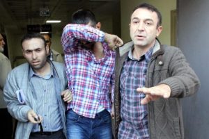 Kayseri'de uyuşturucu tacirlerine operasyon: 2 g&ouml;zaltı