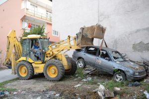 Bursa'da sokak sokak araba topladılar