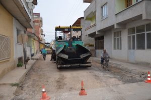 Bursa İznik'te yol &ccedil;alışması 9 ayrı b&ouml;lgede s&uuml;r&uuml;yor