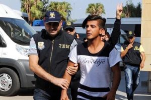 Ter&ouml;r operasyonunda g&ouml;zaltına alınanlar adliyede