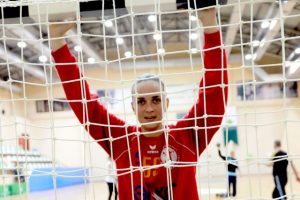 Karadağ'lı yıldız hentbolcu Bursa Osmangazi Belediyespor'da