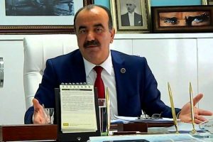 Başkan T&uuml;rkyılmaz'dan davetiye tepkisine yanıt: Arkadaşımızı uyardık...