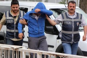 Profilinde yaşı b&uuml;y&uuml;k yazınca tecav&uuml;z sanığı beraat etti