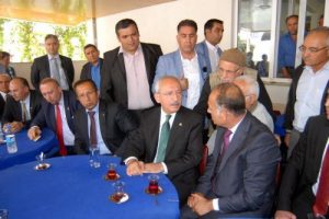 "Eşinizi alıp oylarınızı kullanın, 1 oy altın değerinde"