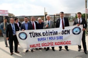 Bursa'da kız lisesinin kapatılmasına velilerden tepki