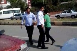 Sokak ortasında silahlar &ccedil;ekildi