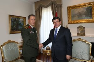 Başbakan Davutoğlu, Genelkurmay Başkanı Akar'ı kabul etti