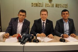 Siyasi partiler centilmenlik protokol&uuml; imzaladı