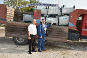 Bursa Mustafakemalpaşa'da mahallelere 400 &ccedil;&ouml;p konteynırı