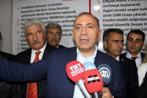 G&uuml;rsel Tekin: PKK koşulsuz silah bırakmalı