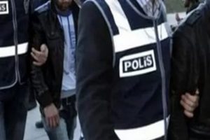 Uyuşturucu satıcılarına polis baskını: 25 g&ouml;zaltı