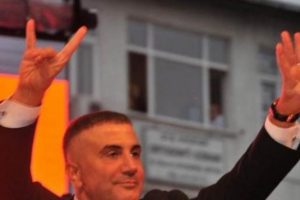 Tescilli &ccedil;ete lideri Sedat Peker ter&ouml;re lanet mitingi yaptı