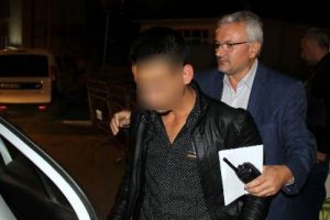 Bursa'da 'istek şarkı' dehşeti! 20 yaşındaki gencin hayati tehlikesi s&uuml;r&uuml;yor...