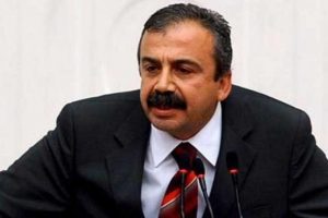 HDP'li &Ouml;nder ile polis arasında gerginlik yaşandı