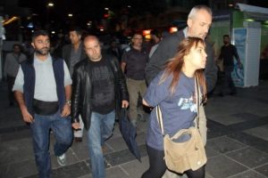 Başkentte barikat kuran gruba polis m&uuml;dahalesi