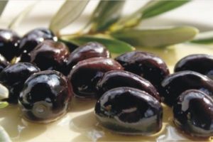 Bursa'da zeytin ve deveci armudunu 'dolu' vurdu