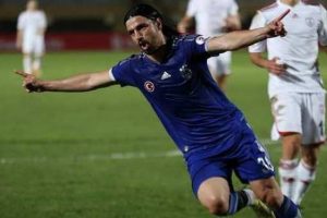 Mehmet Topuz formayı unuttu