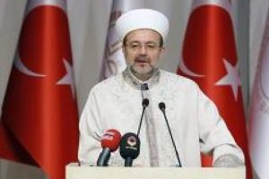 G&ouml;rmez, Cami ve Namazla Arınma &ccedil;ağrısı yaptı