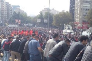 Binlerce kişi saldırının meydana geldiği alana akın etti